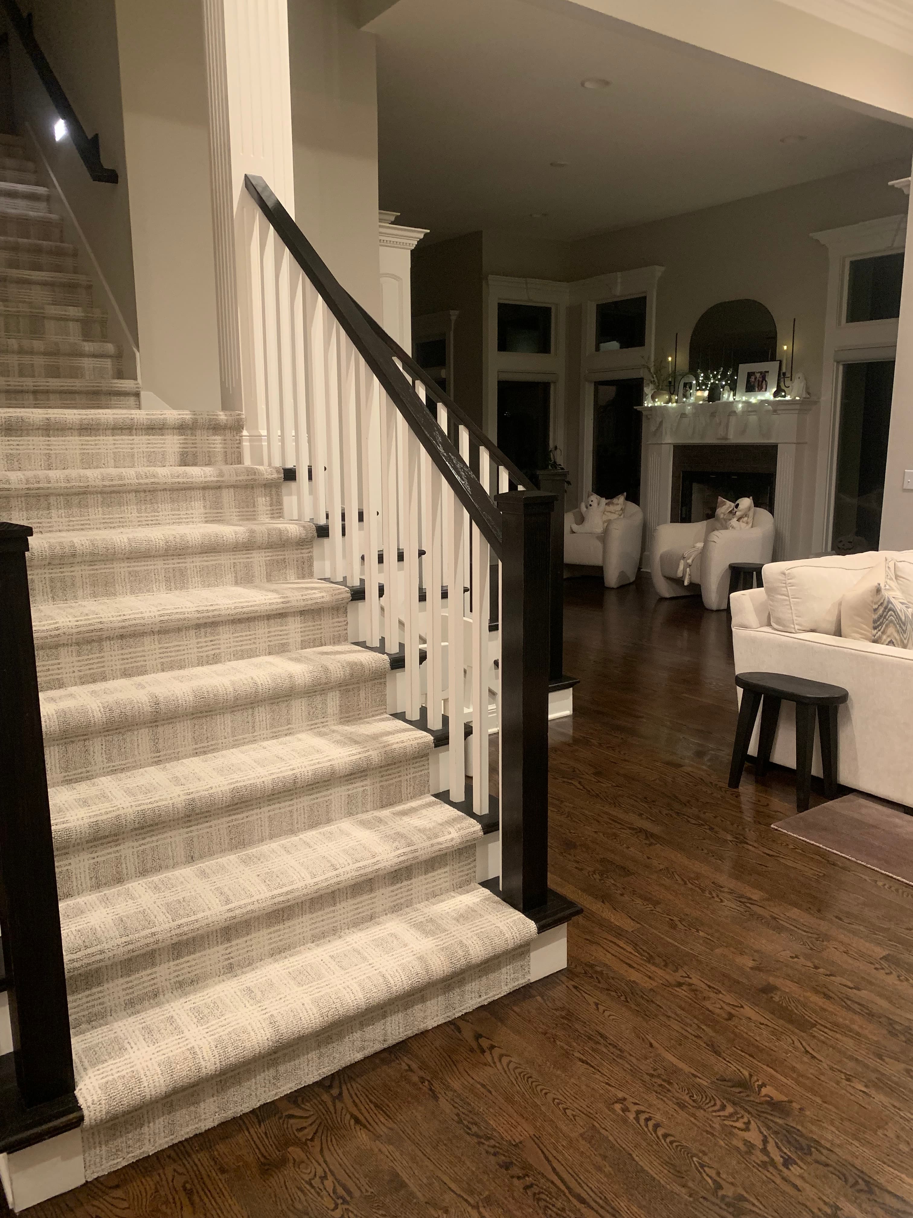 Product: Shaw Collab. Color: Ivory Metallic